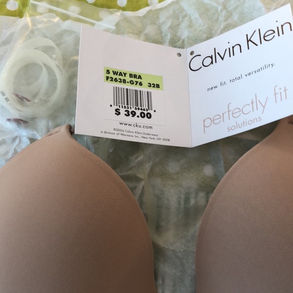 Calvin Klein never worn nude bra, 32B, 5 way adjustable with clear straps - Picture 5 of 5